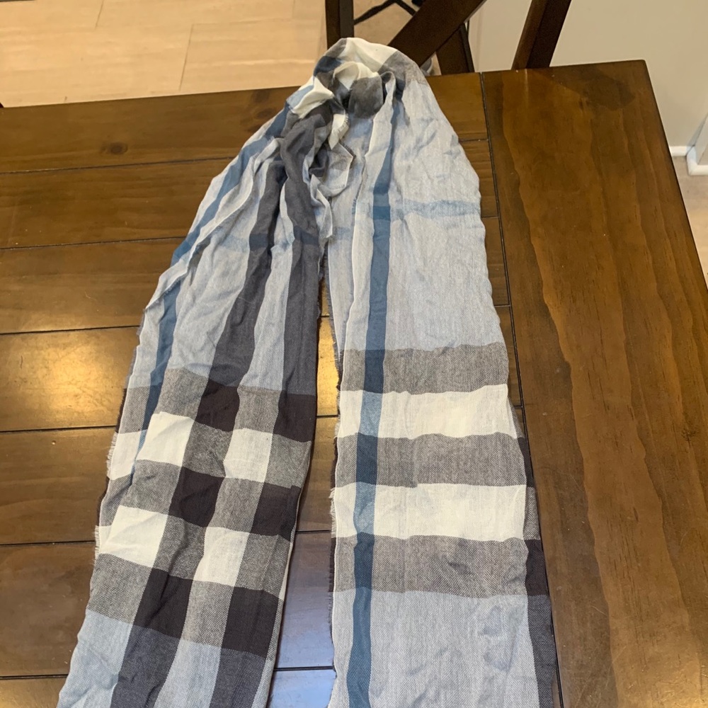 Burberry scarf